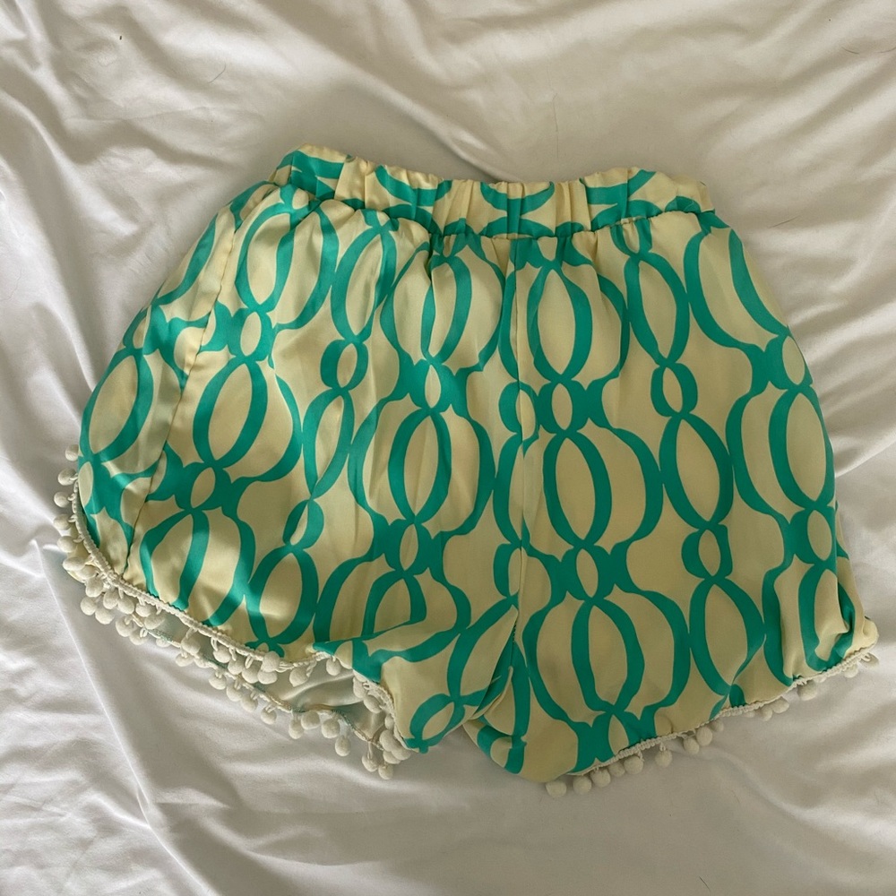 Patterned Shorts - Picture 2 of 3